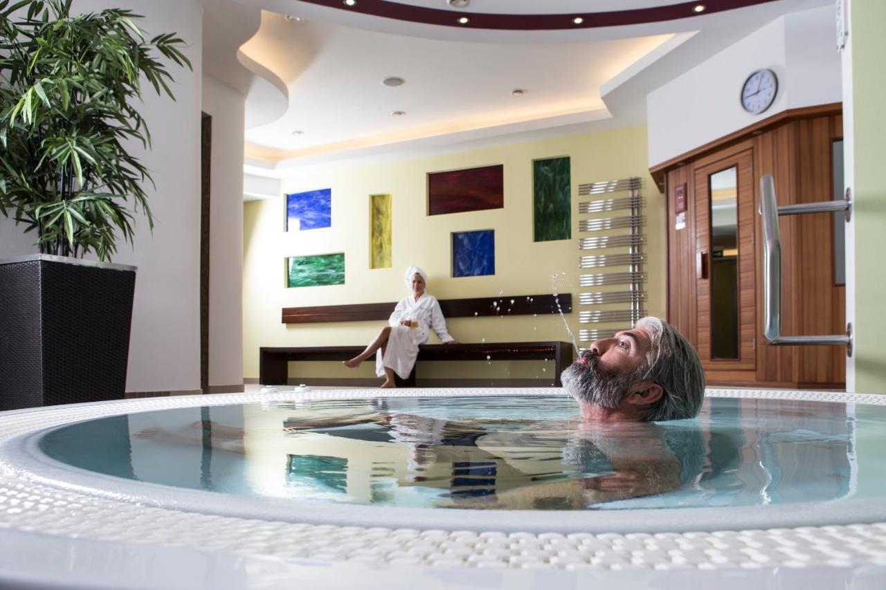 Johannesbad Hotel Phoenix Bad Fussing Bagian luar foto