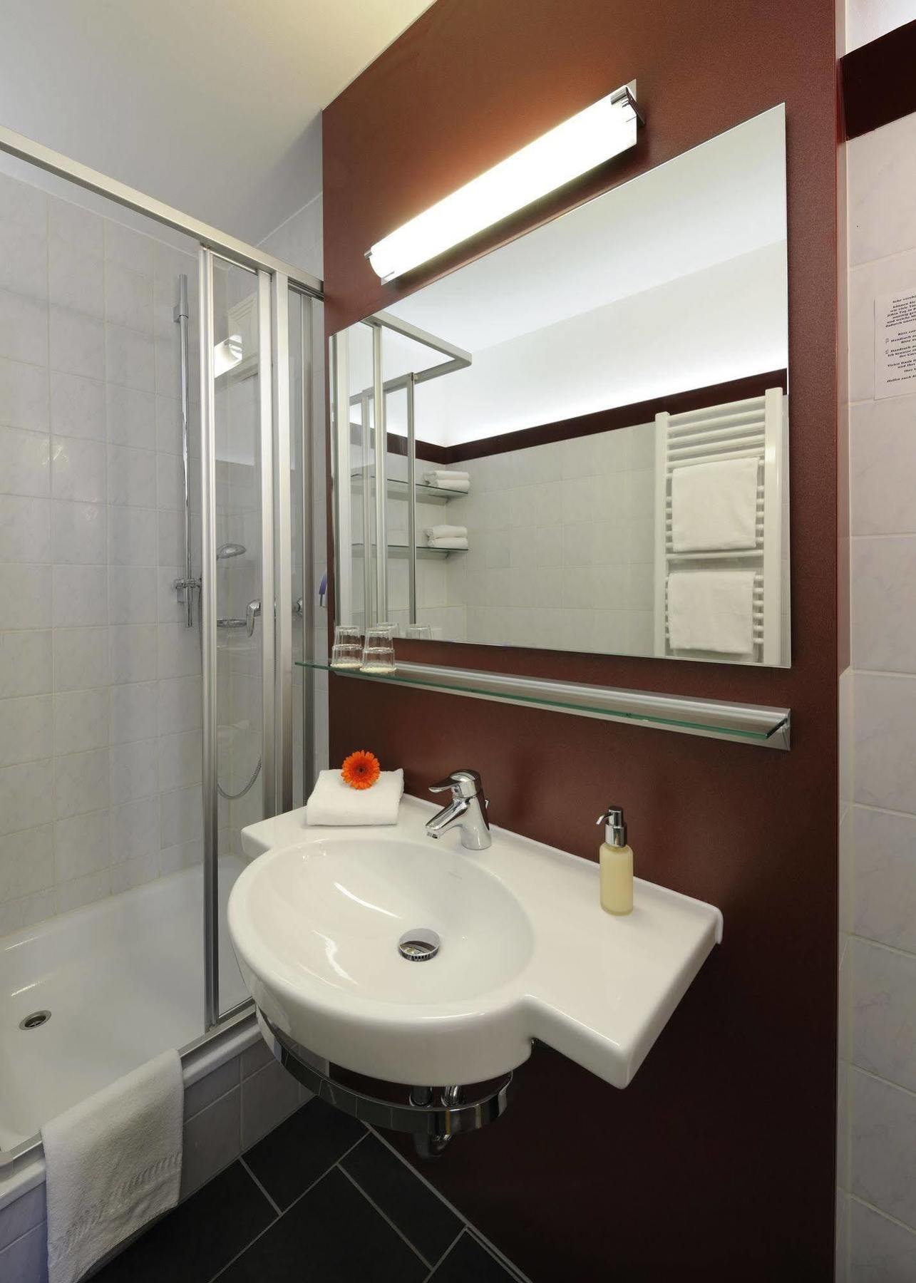 Johannesbad Hotel Phoenix Bad Fussing Bagian luar foto