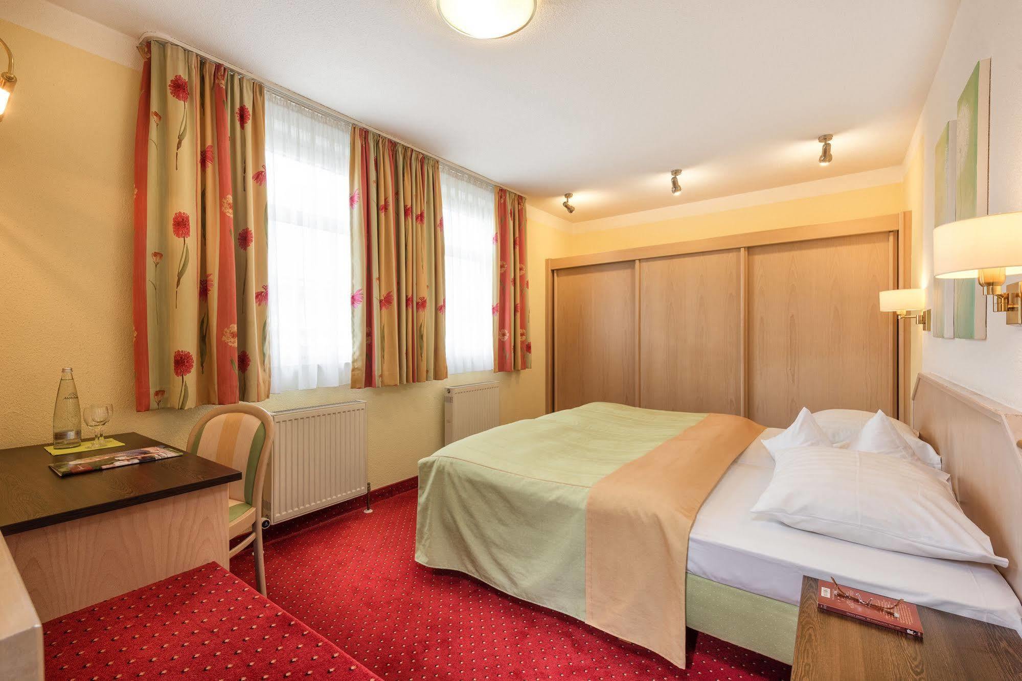 Johannesbad Hotel Phoenix Bad Fussing Bagian luar foto