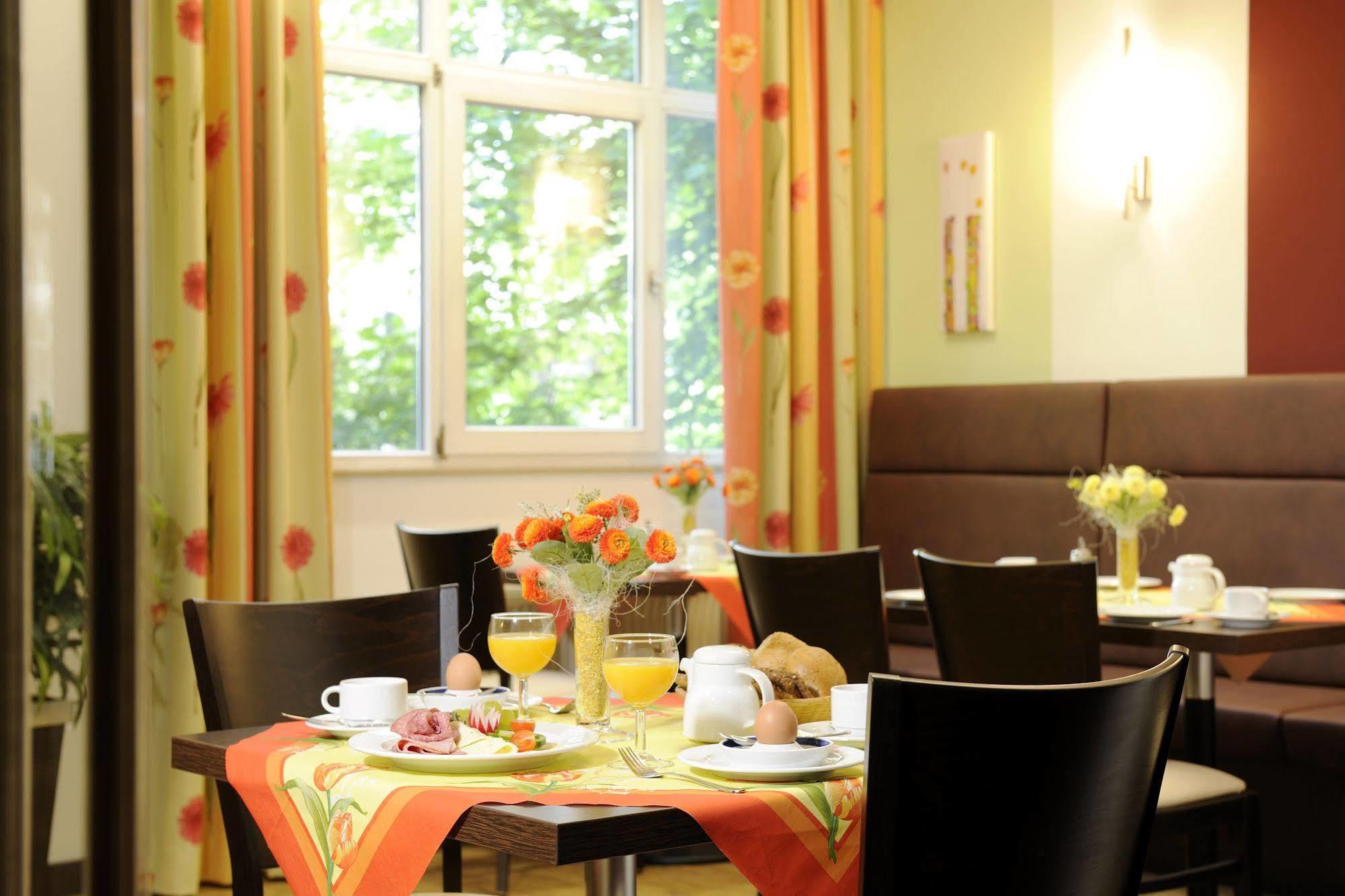 Johannesbad Hotel Phoenix Bad Fussing Bagian luar foto