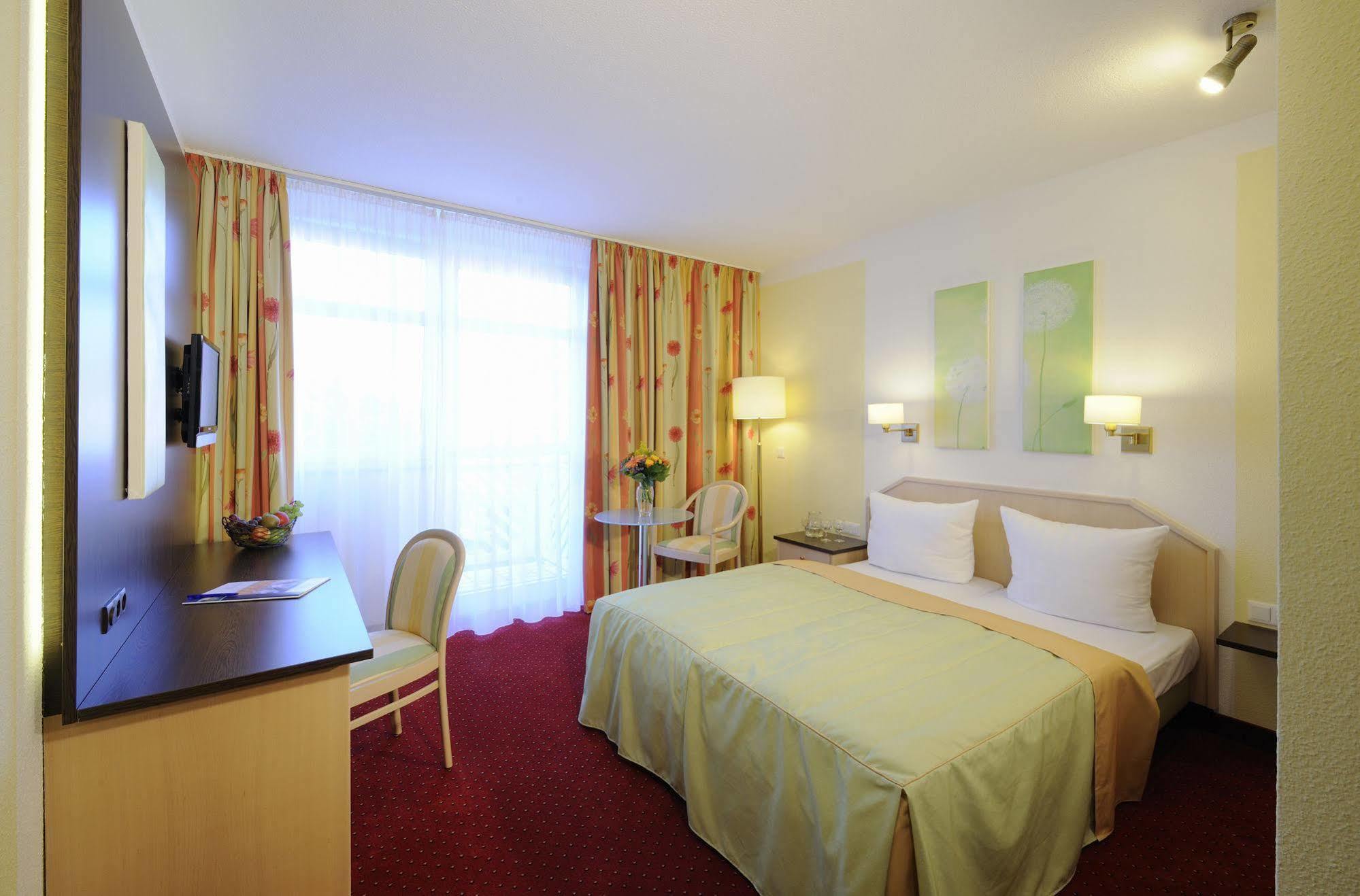 Johannesbad Hotel Phoenix Bad Fussing Bagian luar foto